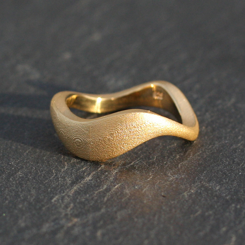 Ring Wave gold